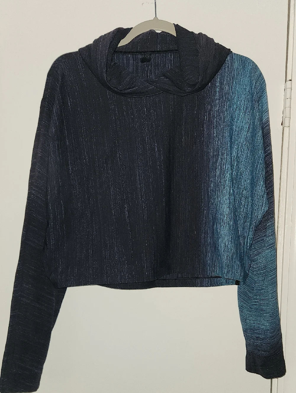 lululemon athletica lab varsa Black and Teal Ombre Cropped Hoodie